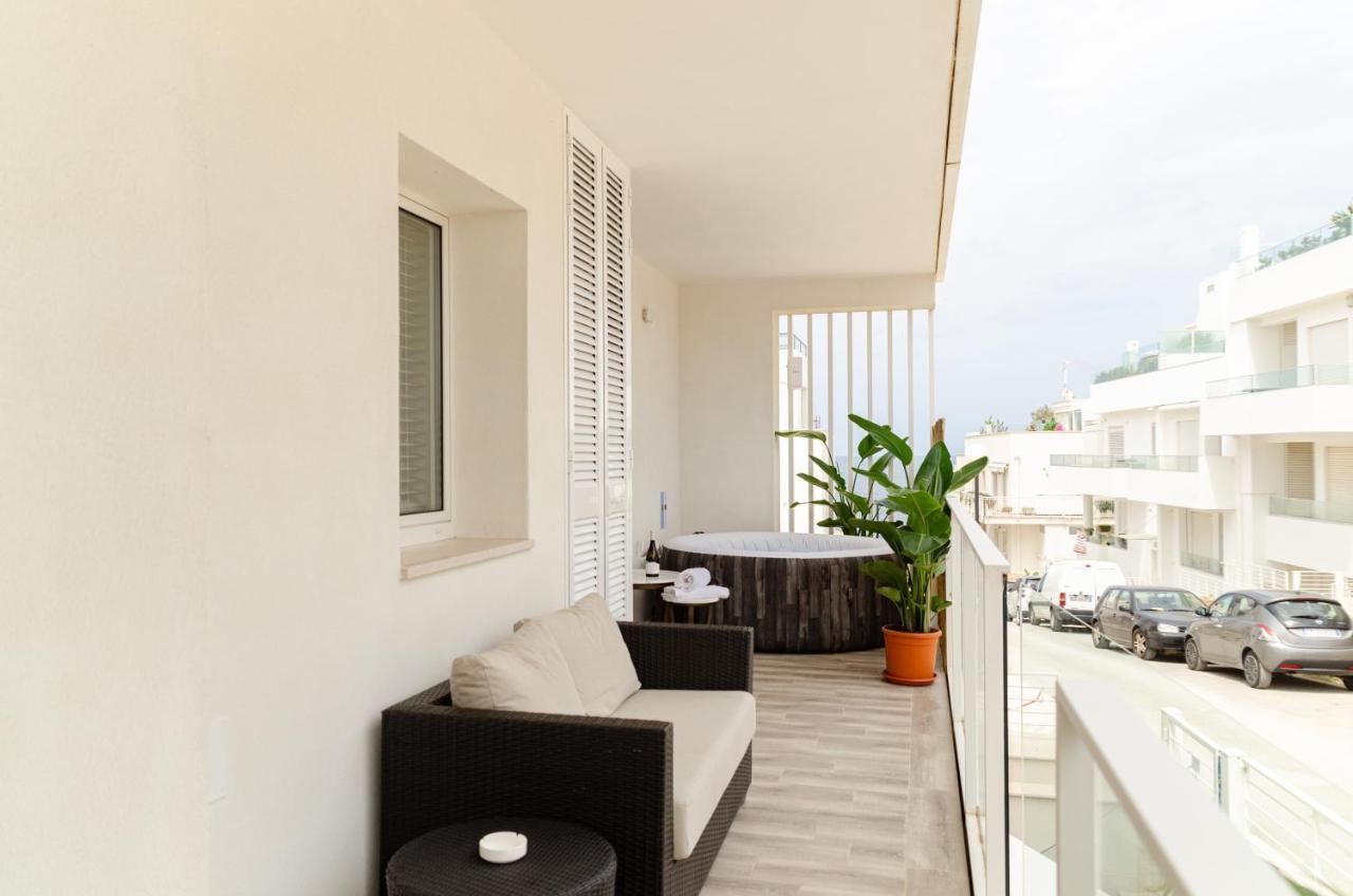 Apulialux Seaview Prestige Apt / Jacuzzi + Parking Apartment Polignano a Mare Ngoại thất bức ảnh