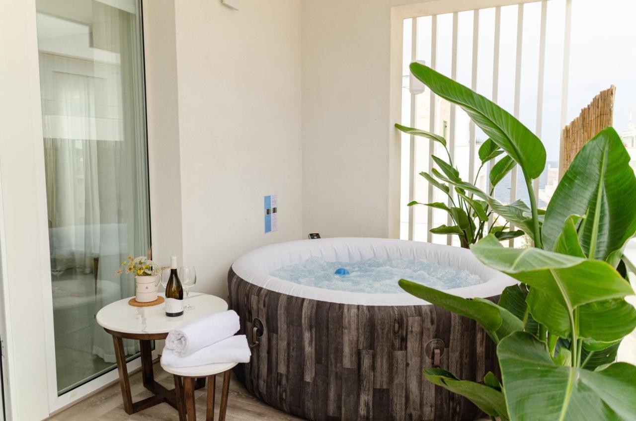 Apulialux Seaview Prestige Apt / Jacuzzi + Parking Apartment Polignano a Mare Ngoại thất bức ảnh